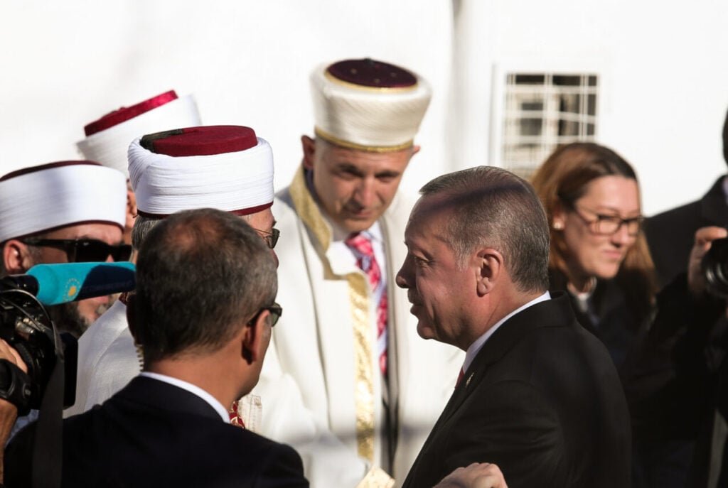 Η Αθήνα απάντησε στις τουρκικές φωνασκίες για τους μουφτήδες στη Θράκη: Διαβάστε καλύτερα τη Συνθήκη της Λωζάνης…