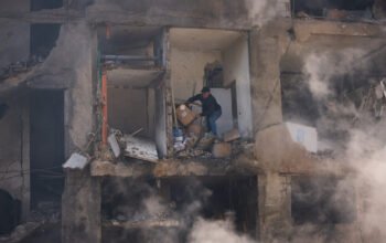 Ο Τραμπ «ξεκλειδώνει» τις συνομιλίες Ισραήλ-Λιβάνου στην Ουάσινγκτον ενώ οι μάχες μαίνονται