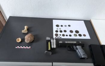 Κύθηρα: Μία σύλληψη για διακίνηση αρχαιοτήτων μέσω διαδικτύου – Κατασχέθηκαν αρχαία νομίσματα και όστρακα