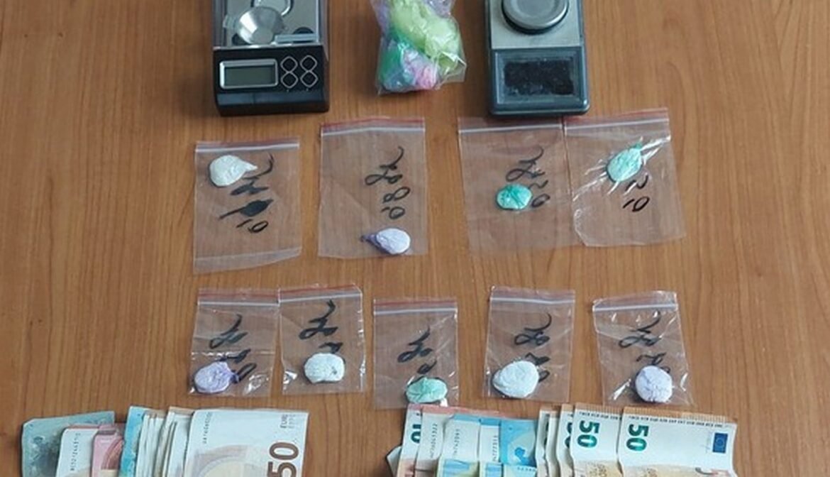 Λευκάδα: Σύλληψη ημεδαπού για διακίνηση ναρκωτικών – Επιτέθηκε στους αστυνομικούς