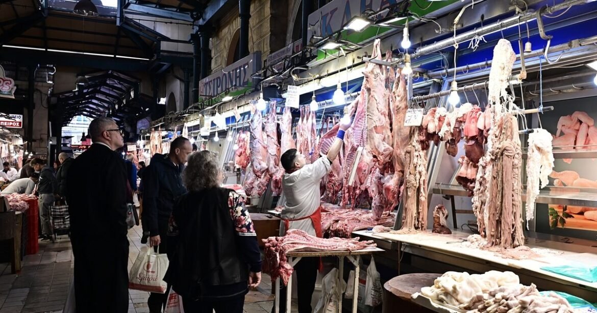 Πασχαλινή αγορά: Κορυφώνεται η ζήτηση και εντείνονται οι έλεγχοι το διήμερο μέχρι την Ανάσταση
