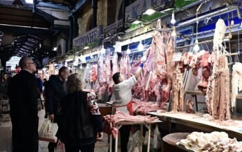 Πασχαλινή αγορά: Κορυφώνεται η ζήτηση και εντείνονται οι έλεγχοι το διήμερο μέχρι την Ανάσταση