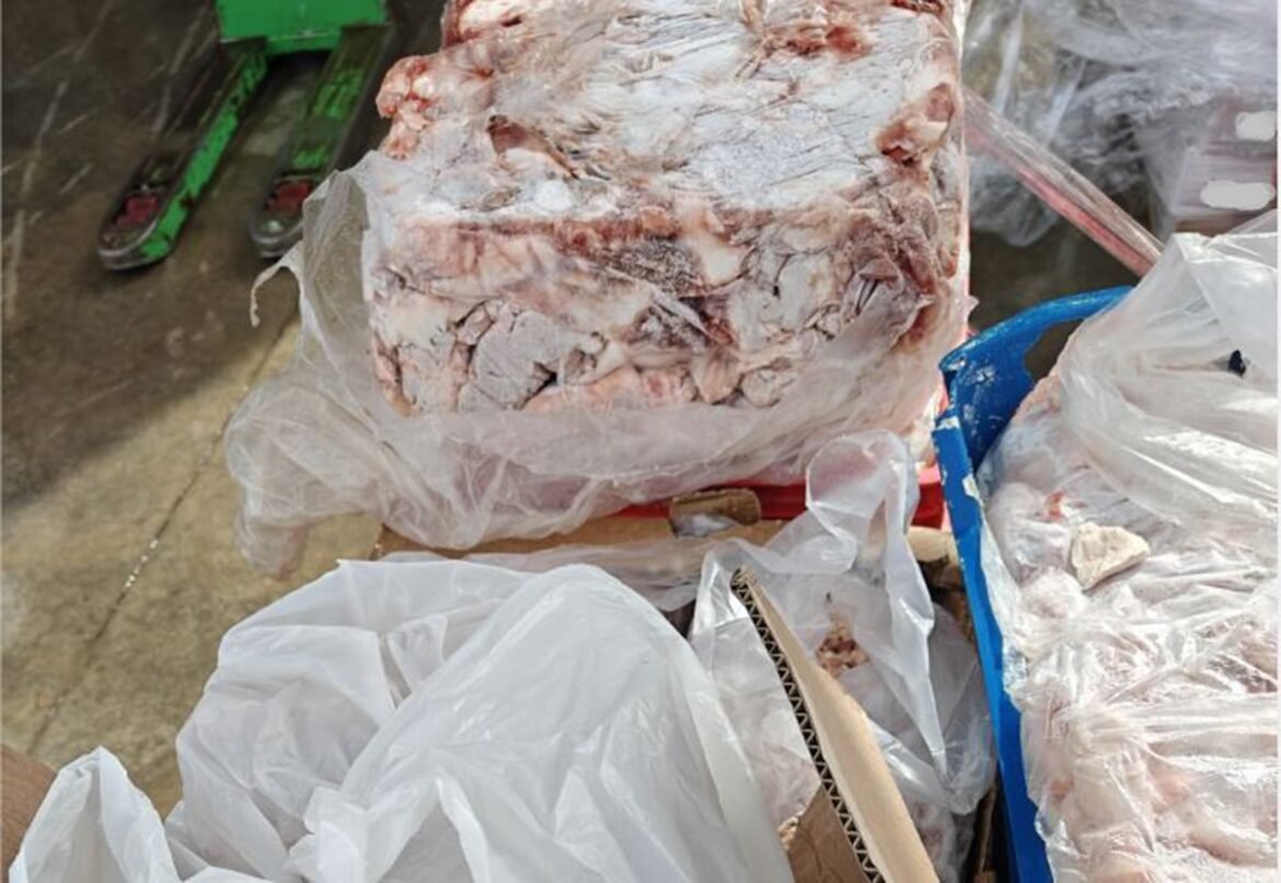 Κατασχέθηκαν 11 τόνοι ακατάλληλων κρεάτων ενόψει Πάσχα: Επιβλήθηκαν πρόστιμα ύψους 245.000 ευρώ – Δείτε