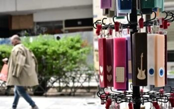 Εορταστικό ωράριο Πάσχα 2026: Πώς θα λειτουργήσουν τα καταστήματα σήμερα Μ. Παρασκευή