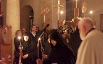 Στα Χανιά για τον Επιτάφιο το ζεύγος Μητσοτάκη