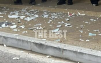 Πρώτη Ανάσταση στην Πάτρα: Έσπασαν λάμπες, πιάτα και ποτήρια – Πώς καθιερώθηκε το έθιμο