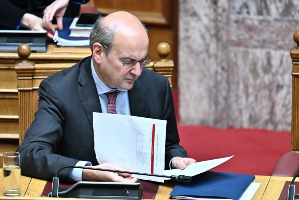 Χατζηδάκης: Συνεχίζουμε τη μάχη με το βαθύ κράτος