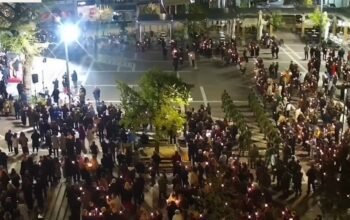 Ξάνθη: Ανάσταση στην κεντρική πλατεία με κατάνυξη και πυροτεχνήματα – Δείτε βίντεο