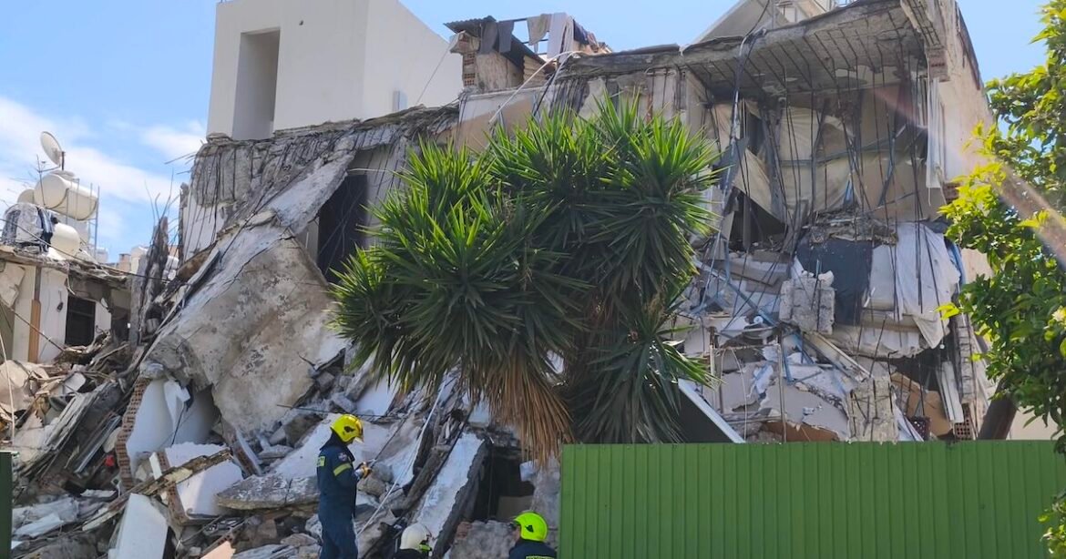 Κύπρος: Νεκρός από την κατάρρευση πολυκατοικίας στη Λεμεσό – Τέσσερις τραυματίες