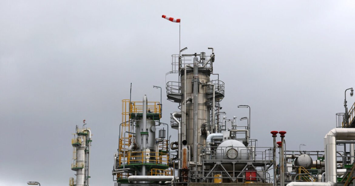 Το πετρέλαιο σημειώνει εκρηκτική άνοδο, μια ανάσα από τα 100 δολάρια – Πάνω από τα 46 ευρώ «σκαρφάλωσε» το φυσικό αέριο