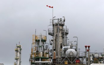 Το πετρέλαιο σημειώνει εκρηκτική άνοδο, μια ανάσα από τα 100 δολάρια – Πάνω από τα 46 ευρώ «σκαρφάλωσε» το φυσικό αέριο