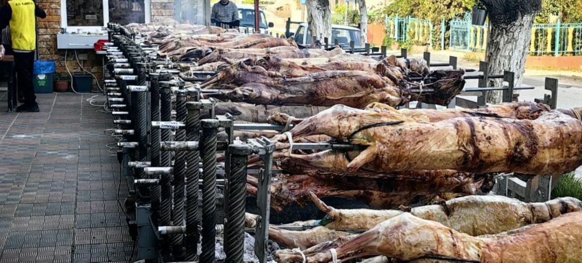 Πάτρα: Αρνί take away – Περισσότερες από 90 σούβλες «έστησε» κρεοπωλείο για τους πελάτες του