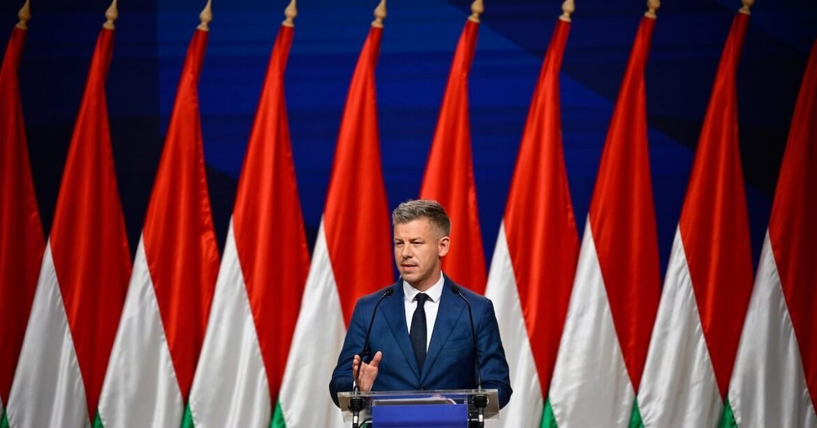 Πέτερ Μάγιαρ: «Αλλάζουμε καθεστώς» – Υπόσχεται αναθεώρηση Συντάγματος και επιστροφή στην Ευρώπη