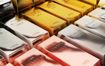 Ο χρυσός ανακάμπτει καθώς η πτώση του πετρελαίου φέρνει προσδοκίες για αποκλιμάκωση του πληθωρισμού – Άνοδος για ασήμι, χαλκό και μέταλλα