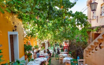 Κοινωνικός Τουρισμός: 1η Μαΐου ανοίγει το πρόγραμμα με επιταγές σε 300.000 δικαιούχους για έως 12 δωρεάν διανυκτερεύσεις