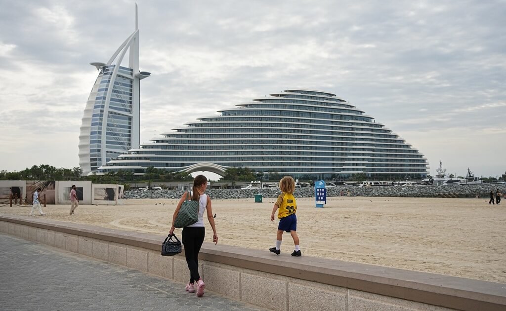 Το Ντουμπάι του πολέμου: Άδεια malls, κλειστά ξενοδοχεία και χιλιάδες απολύσεις