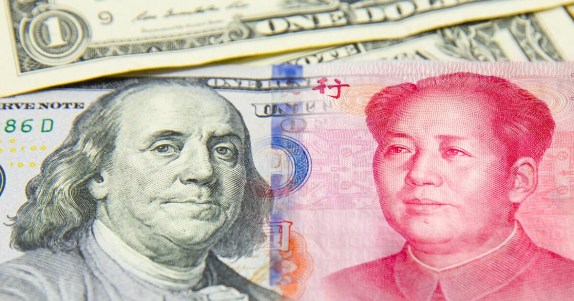 Η Κίνα βάζει «φρένο» στο ράλι του γουάν απέναντι στο δολάριο για να προστατεύσει τις εξαγωγές της