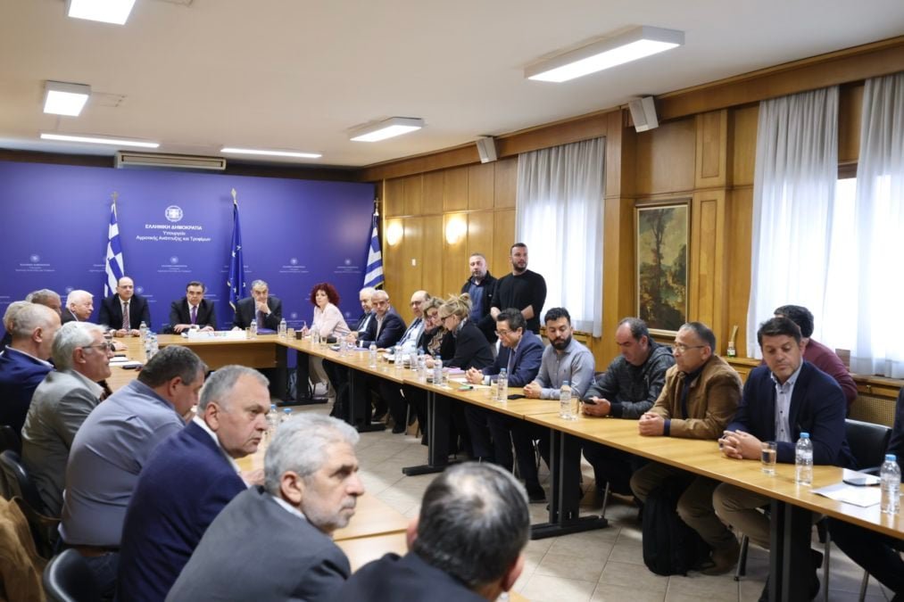 Αφθώδης πυρετός: Σχέδιο για μερική άρση της απαγόρευσης διακίνησης τυριού από τη Λέσβο – Τι αποφασίστηκε στη