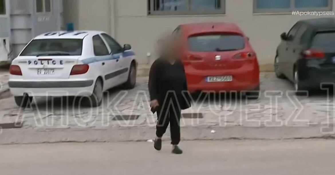 Ένταση στην Κεφαλονιά: Η μητέρα του 26χρονου κατηγορούμενου επιτέθηκε σε τηλεοπτικό συνεργείο – «Θα στη