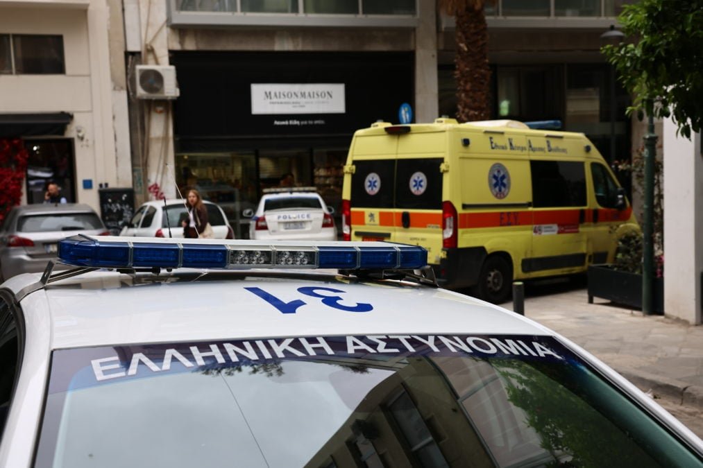 Θρίλερ με νεκρή γυναίκα στην Αθήνα: Βίντεο έχει καταγράψει τη βουτιά θανάτου της 30χρονης – Ο 45χρονος ήταν