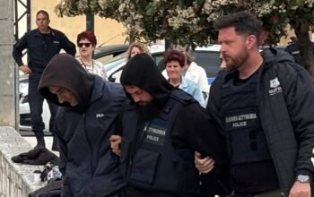 Κεφαλονιά: Τι υποστήριξαν στις απολογίες τους οι τρεις κατηγορούμενοι – Ράγισαν καρδιές στην κηδεία της Μυρτούς – ΒΙΝΤΕΟ
