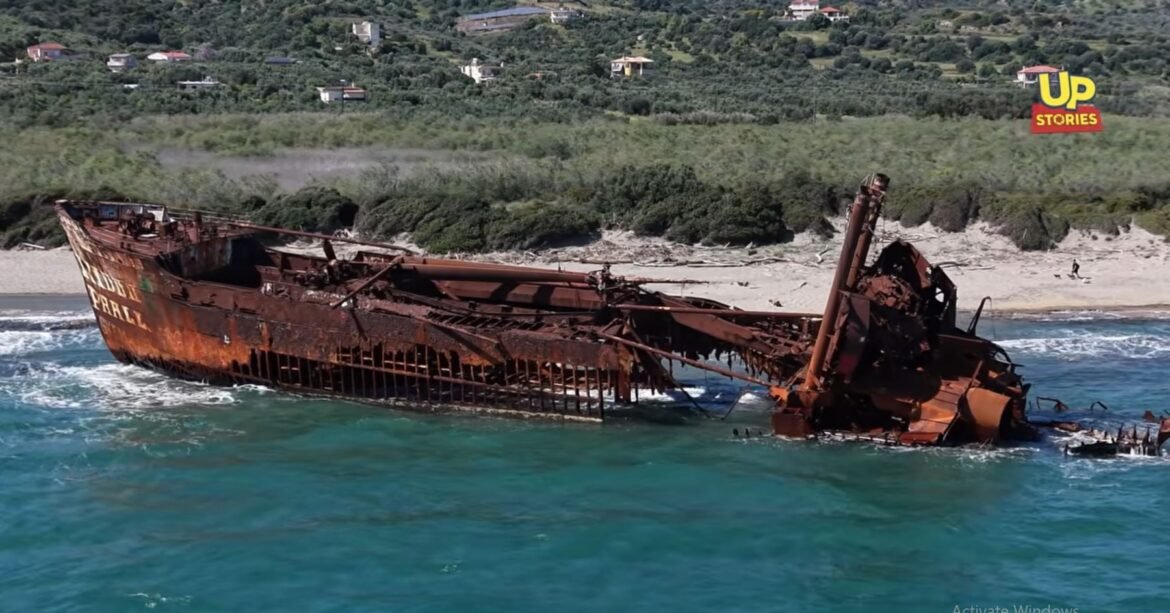 Γύθειο: Το τέλος ενός Θρύλου – Καταρρέει το εμβληματικό ναυάγιο «Δημήτριος» – Βίντεο