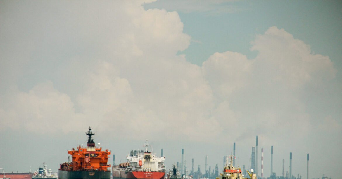 Στα Στενά του Ορμούζ επικρατεί χάος: Οι αγορές είναι κλειστές αλλά οι παλινωδίες και η ένταση αυξάνουν το ρίσκο