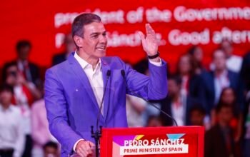 Παρέμβαση κατά της «παγκοσμιοποιημένης Ακροδεξιάς» από τον Σάντσεθ – Το «Φόρουμ της Βαρκελώνης»