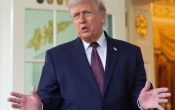 Politico: Ο Τραμπ ψάχνει εναγωνίως μια συμφωνία με το Ιράν