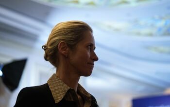 Χλευάζει τις εκκλήσεις της Κάγια Κάλας το Ιράν για το άνοιγμα των Στενών του Ορμούζ