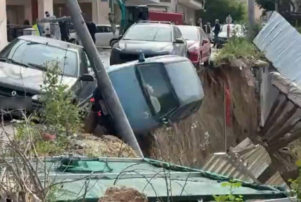 Θεσσαλονίκη: Υποχώρησε τοιχίο κατά την διάρκεια εργασιών – Η στιγμή που αυτοκίνητο πέφτει στο κενό – Δείτε