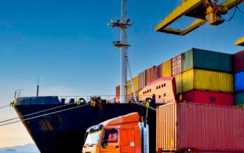 Eξαγωγές: Πόσες επιχειρήσεις είδαν μείωση ζήτησης και ακυρώσεις παραγγελιών λόγω του πολέμου – Έρευνα «καμπανάκι»