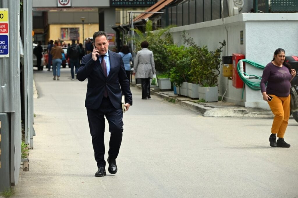 Πέτσας: Δεν συμφωνώ – θα απέχω από την ψηφοφορία για τις άρσεις ασυλίας