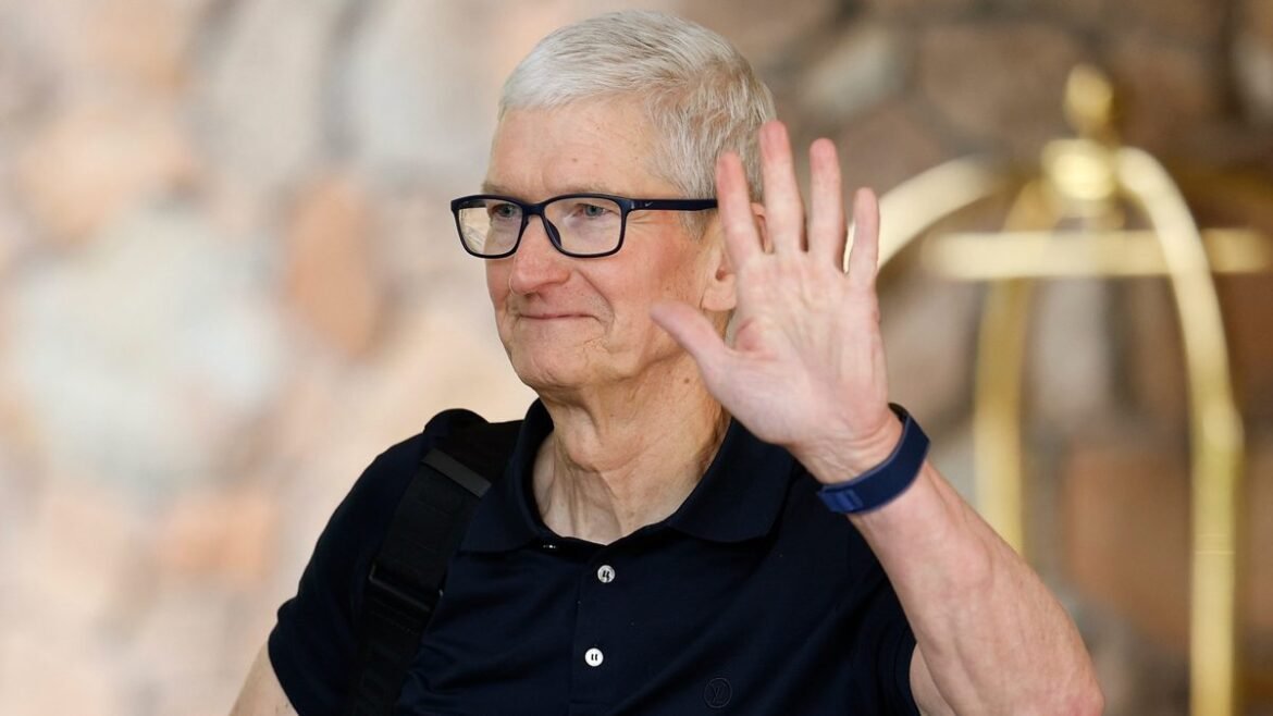 Ιστορική αλλαγή στην Apple: Ο Tim Cook παραιτείται – Νέος CEO ο John Ternus