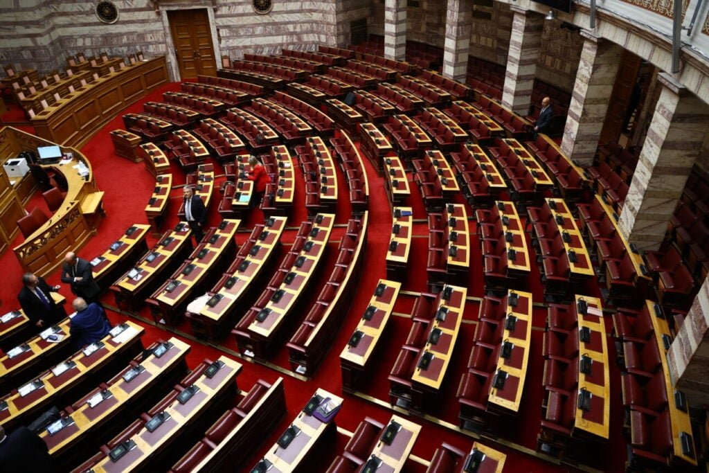 Το απόγευμα το αποτέλεσμα για την άρση της ασυλιας των «13» – «μαζεύτηκε» το «αντάρτικο» στην ΚΟ της ΝΔ