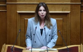 Κατερίνα Παπακώστα: Σας κοιτάζω με καθαρό βλέμμα – έκανα μόνον αυτό που οφείλει να κάνει κάθε βουλευτής