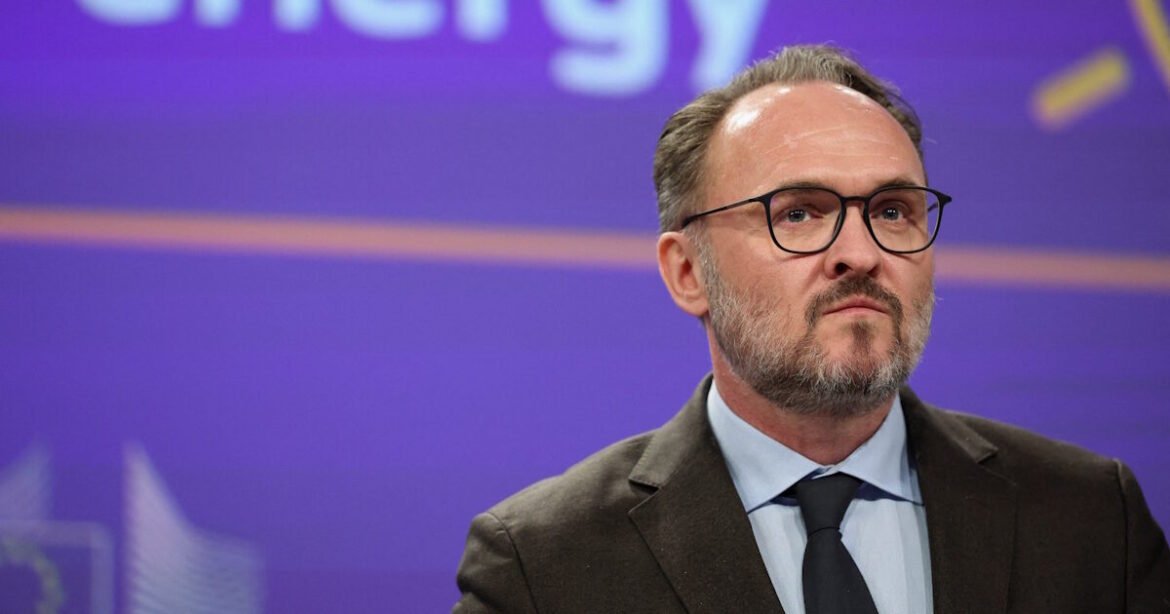 Γιόργκενσεν: Απρόβλεπτη και μακροπρόθεσμη η ενεργειακή κρίση – Το σχέδιο «AccelerateEU» της ΕΕ δίνει έμφαση στο συντονισμό αποθεμάτων