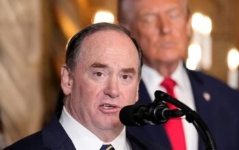 Ξηλώθηκε και ο επικεφαλής του αμερικανικού Ναυτικού εν μέσω αποκλεισμού του Ιράν