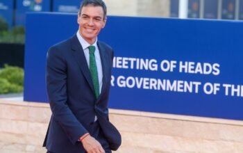 Σάντσεθ: Η Ε.Ε να φορολογήσει τα υπερκέρδη εταιρειών ενέργειας – Το σχόλιο στα περί «τιμωρίας» της Ισπανίας από Τραμπ