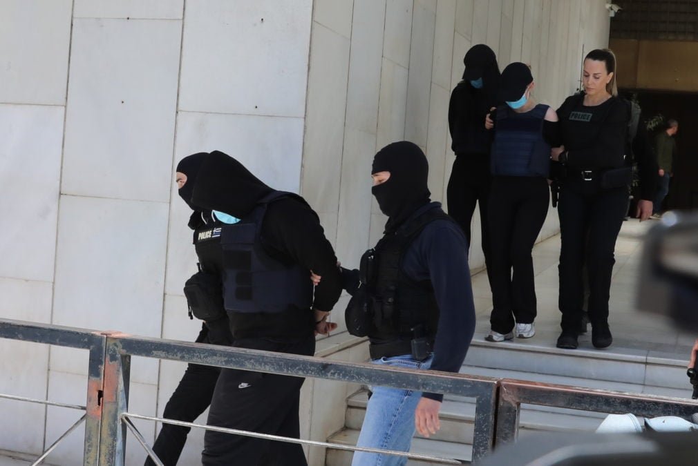 Δολοφονία στον Άγιο Δημήτριο: «Πώς να συμπεριφερθούμε στους ανθρώπους που χάσανε ένα παιδί» – Συγκλονίζει ο