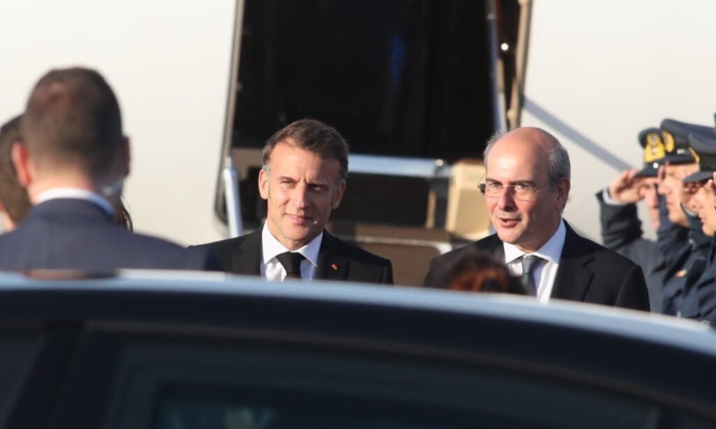 Στην Αθήνα ο Μακρόν: Στο επίκεντρο η άμυνα – Η ατζέντα της επίσκεψης
