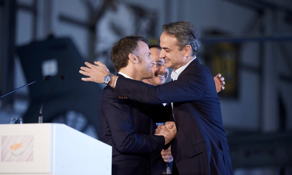 Γαλλικά ΜΜΕ για επίσκεψη Μακρόν: Παρίσι και Αθήνα θα μιλήσουν με μια φωνή