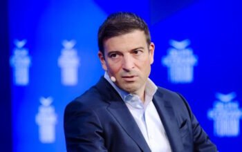 Το CVC προαναγγέλλει μεγαλύτερες επενδύσεις στην Ελλάδα – Τι είπε ο Άλεξ Φωτακίδης για την ΑΜΚ της ΔΕΗ