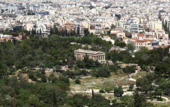 Χάρης Δούκας: «Η Αθήνα δεν μπορεί να λειτουργεί σαν ένα τεράστιο ξενοδοχείο» – Τα μέτρα που προτείνει