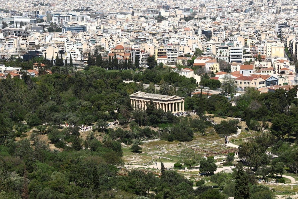 Χάρης Δούκας: «Η Αθήνα δεν μπορεί να λειτουργεί σαν ένα τεράστιο ξενοδοχείο» – Τα μέτρα που προτείνει