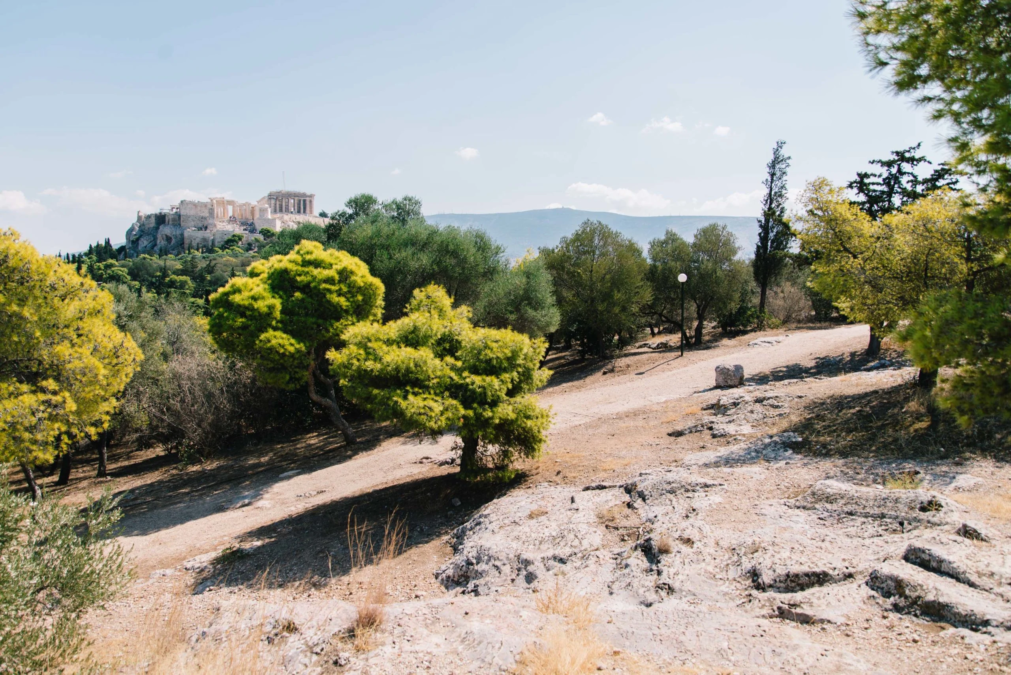 Λόφος Φιλοπάππου: Αιματηρή συμπλοκή με δύο τραυματίες