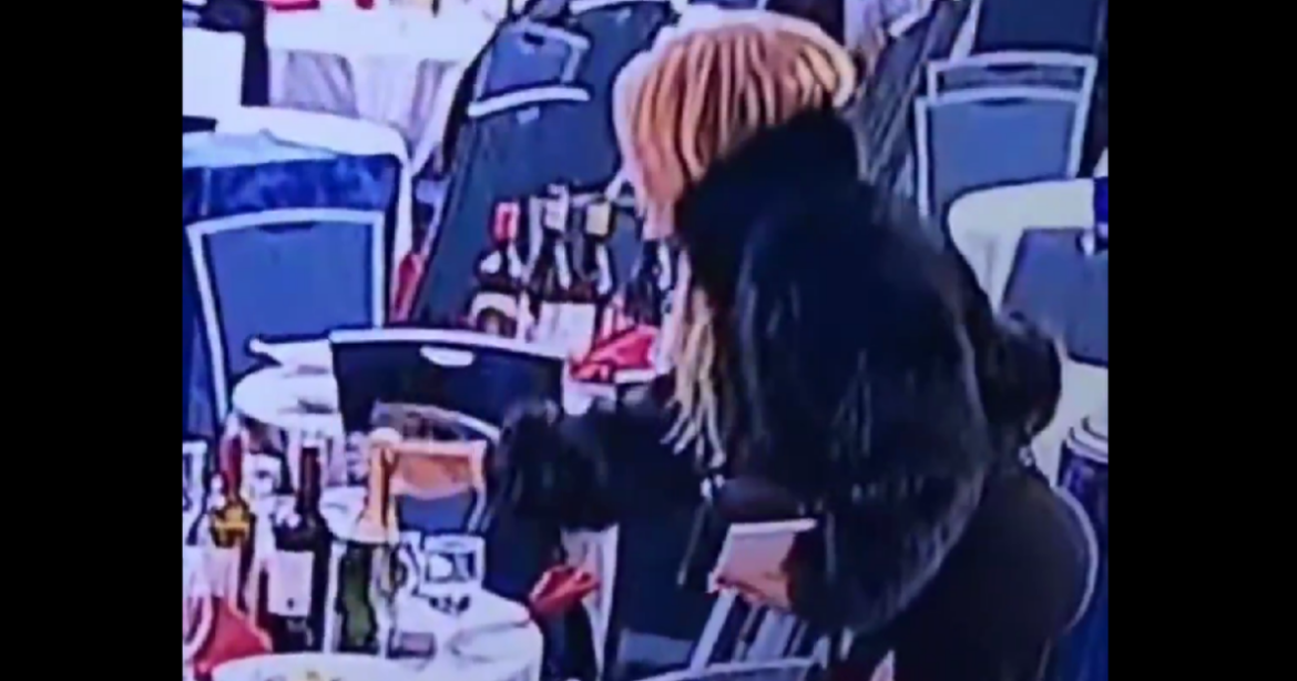 Άρπαζαν μπουκάλια κρασιού και σαμπάνιας μέσα στο χάος μετά την έφοδο ενόπλου στη δεξίωση με τον Τραμπ