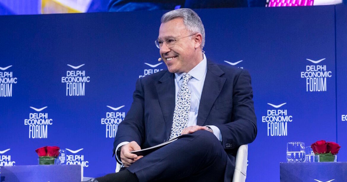 Ψάλτης (Alpha Bank): 300 δισ. ευρώ αποταμιεύσεων τον χρόνο εκτός Ευρώπης