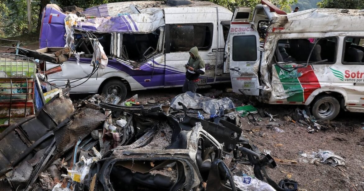 Κολομβία: Τουλάχιστον 19 νεκροί από τρομοκρατική επίθεση στην Παναμερικανική Οδό