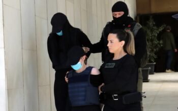 Άγιος Δημήτριος: Στις 20 Μαΐου η δίκη των τριών φίλων του δράστη της δολοφονίας – Ξέσπασε σε λυγμούς η